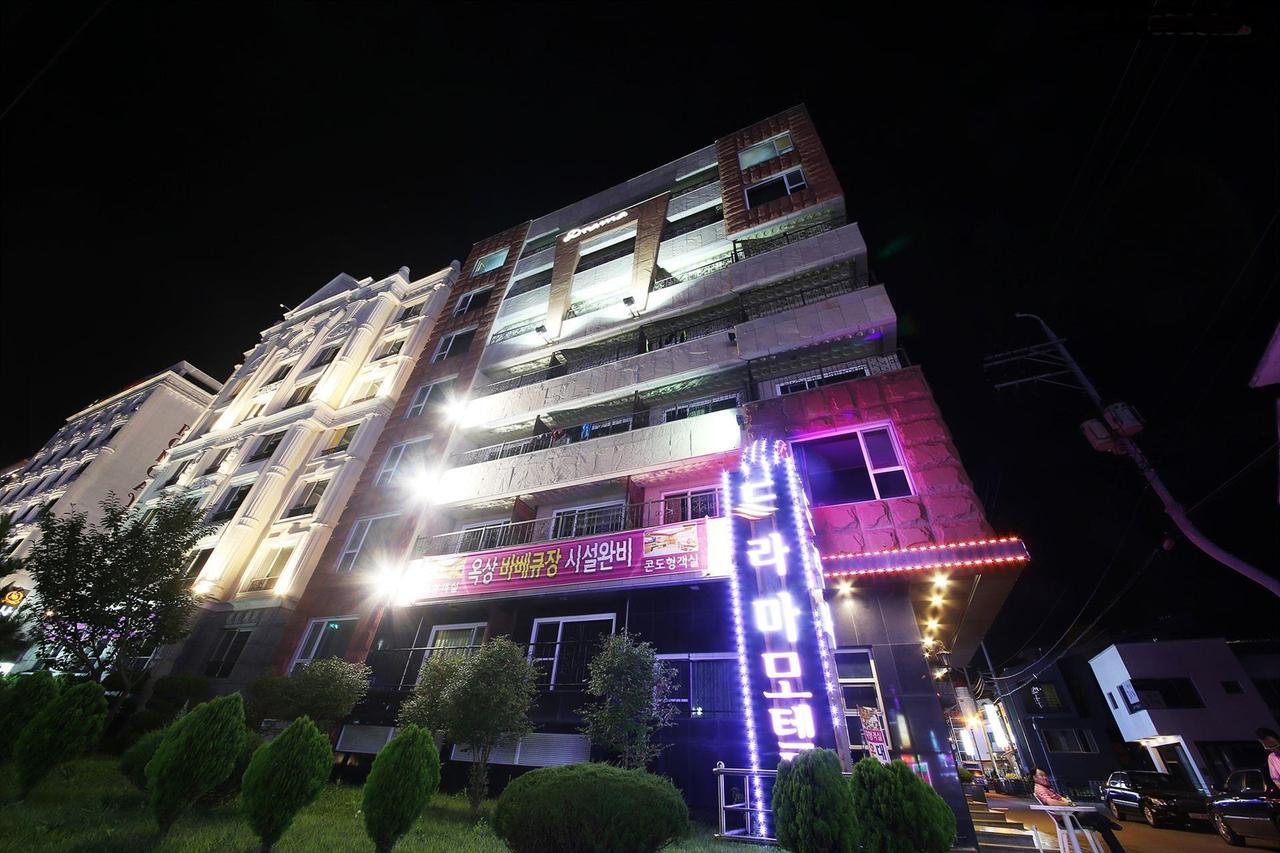 בוריאונג Drama Motel מראה חיצוני תמונה