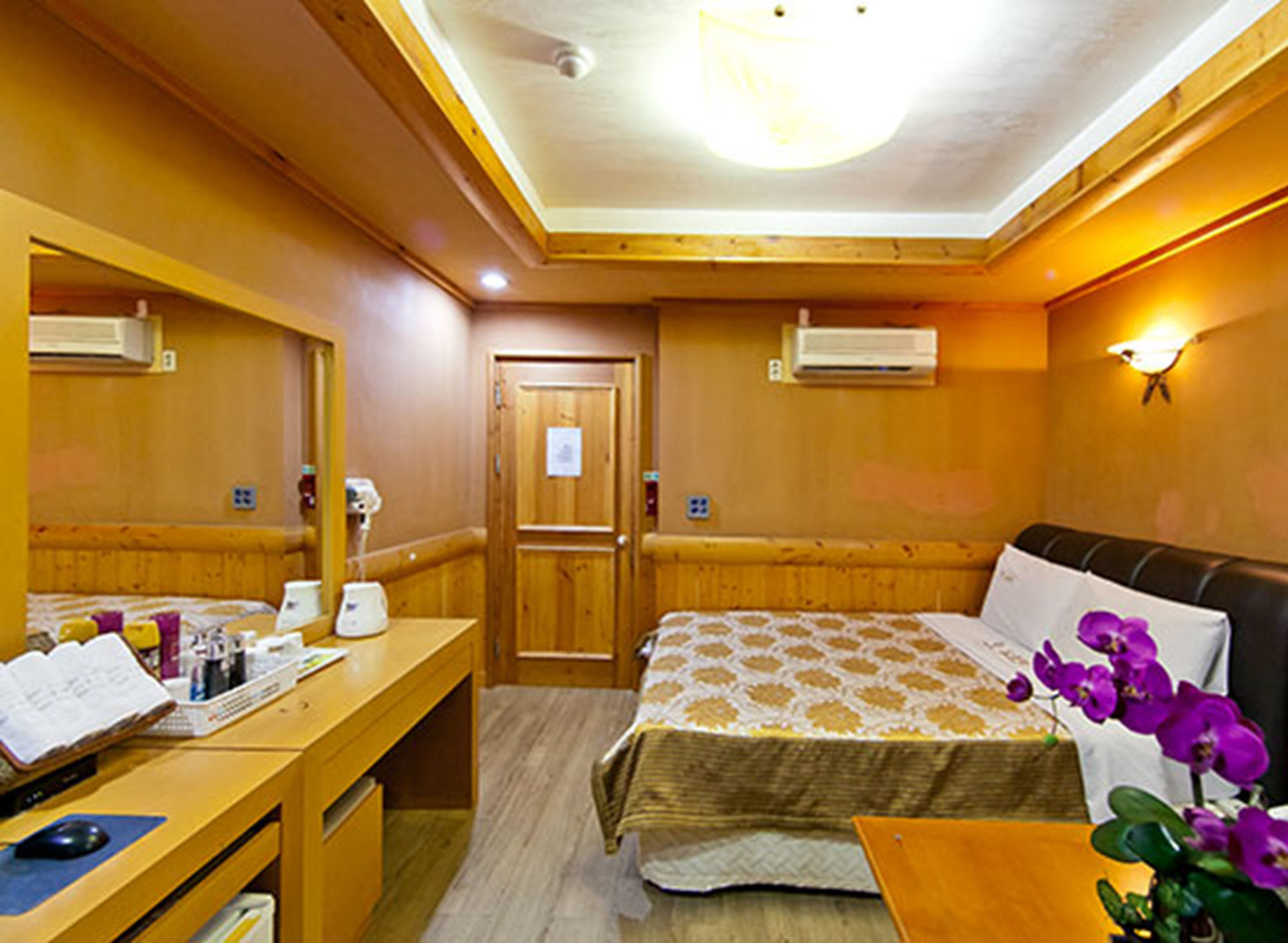 בוריאונג Drama Motel מראה חיצוני תמונה