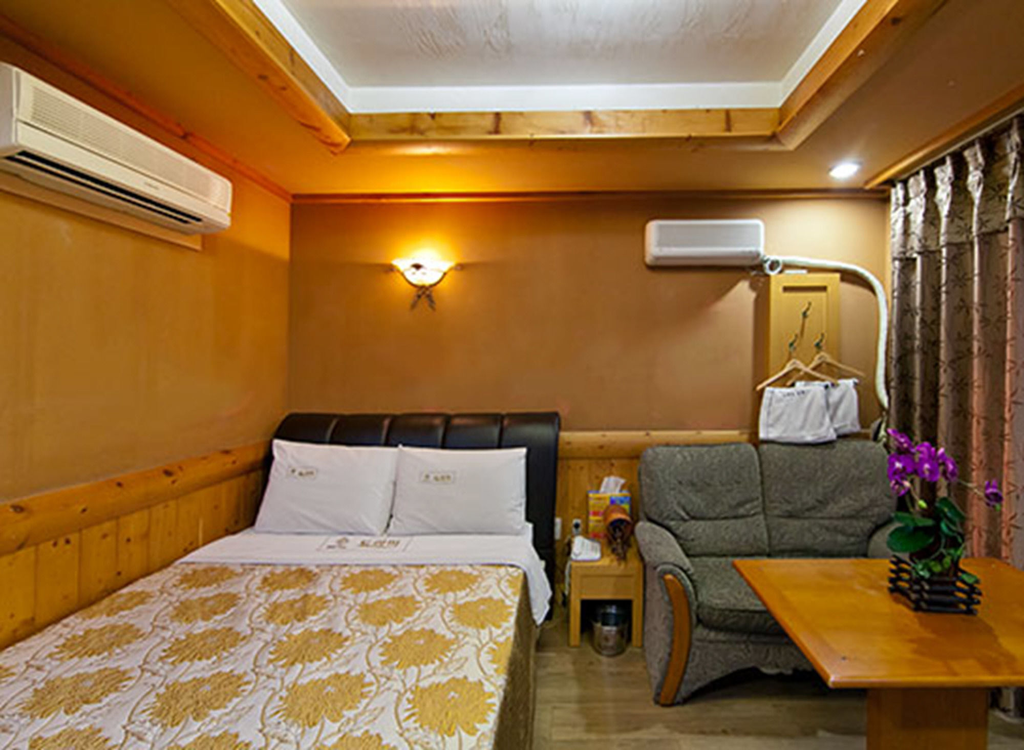 בוריאונג Drama Motel מראה חיצוני תמונה